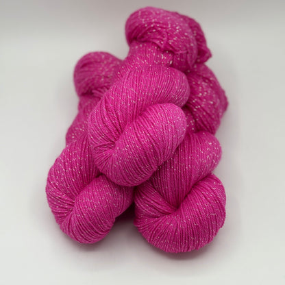 Electric Rose - Merino Lurex Fingering